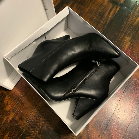 NWT/B UNILADY Black Block-heel Booties - Picture 13 of 14